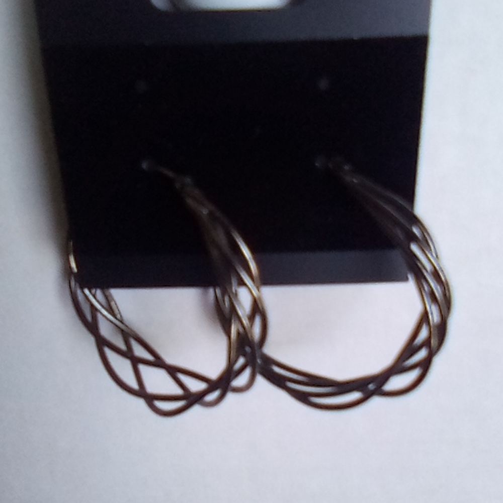 Earrings - Picture 4 of 4